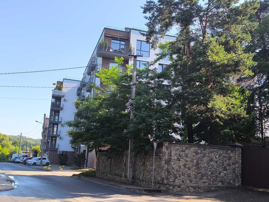 Львів Шевченківський район Брюховичі новобудова 15 хв на авто до центр