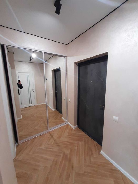 Продаж 1к квартири 43.7 кв. м на вул. Свободи/Виставка