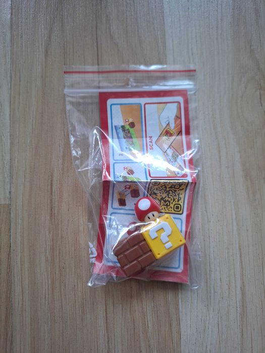Pytajnikowy blok Kinder Joy Super Mario Bros Nintendo figurka VQ422
