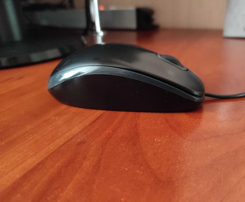 Мышь Logitech B100 USB Black (в идеале)