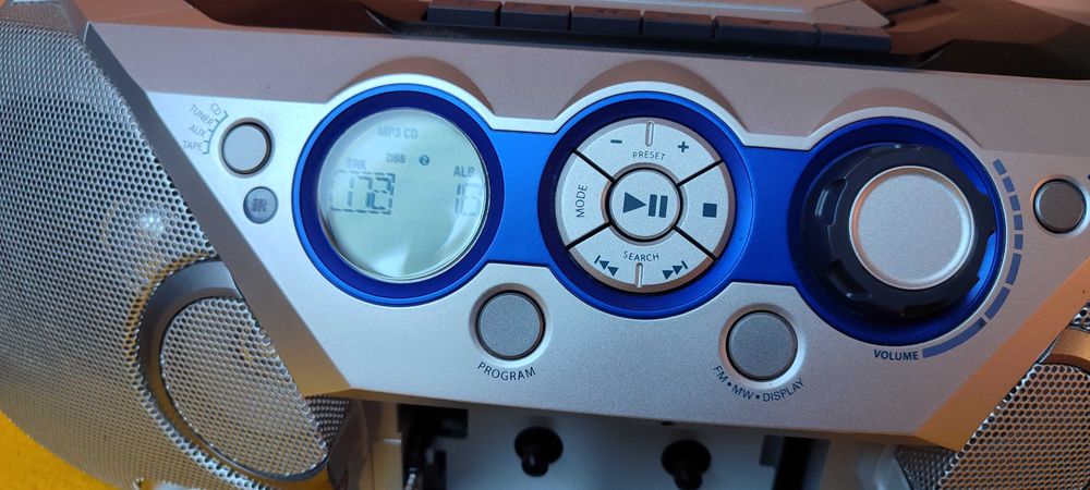 Radioodtwarzacz Boombox Panasonic AZ 3068 z AUX, MP3 nietuzinkowy