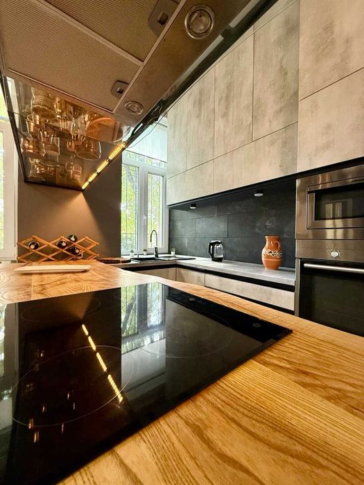 Продаж квартири вашої мрії в ЦЕНТРІ+ГАРАЖ!Код:21696