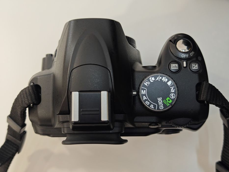 Nikon D3000 c/ acessórios