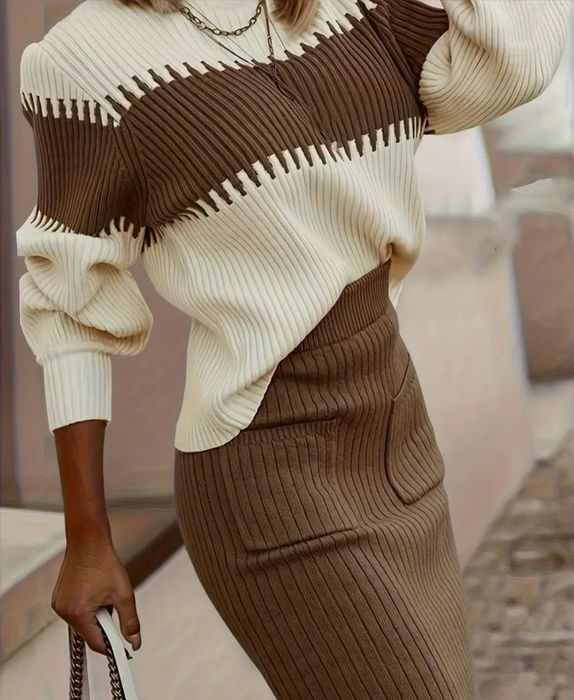 Komplet dwuczęściowy z dzianiny prążkowany  roz 38 M