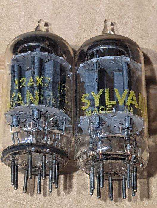Радіо лампа NOS 12АХ7/ЕСС83 Sylvania