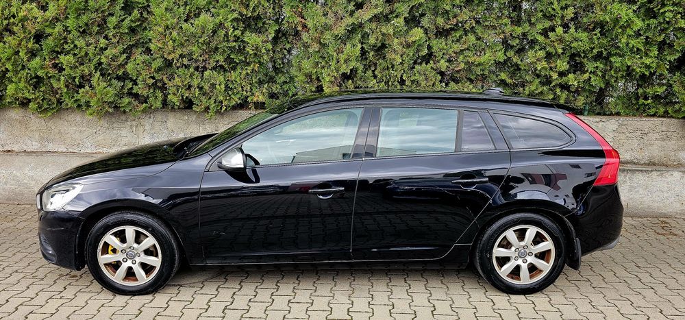 Volvo v60 1.6 150KM R-Design