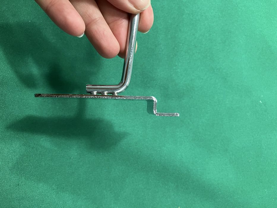 93 Ganchos para expositores de loja