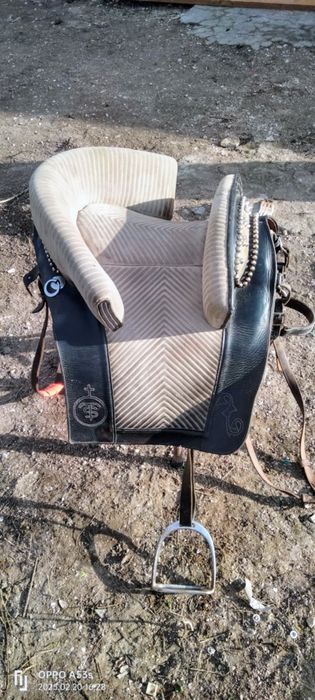 Vendo sela de Joaquim bastinhas muito nova