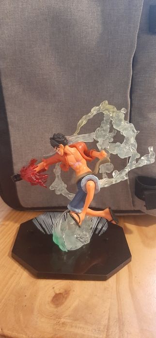 Figura de pvc do Luffy