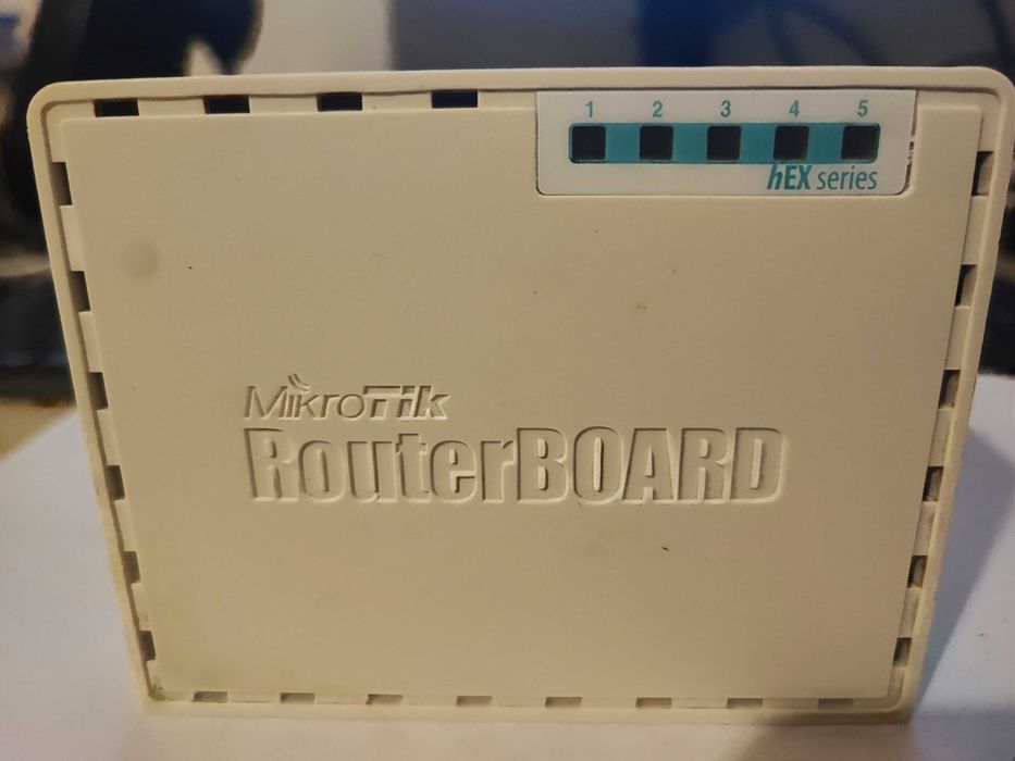 RB750GR3 router 5 port