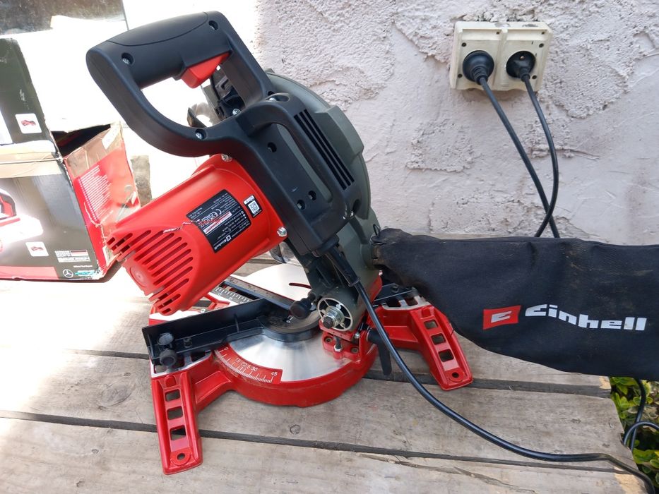 Piła ukośnica Einhell 1600 W 210 mm
