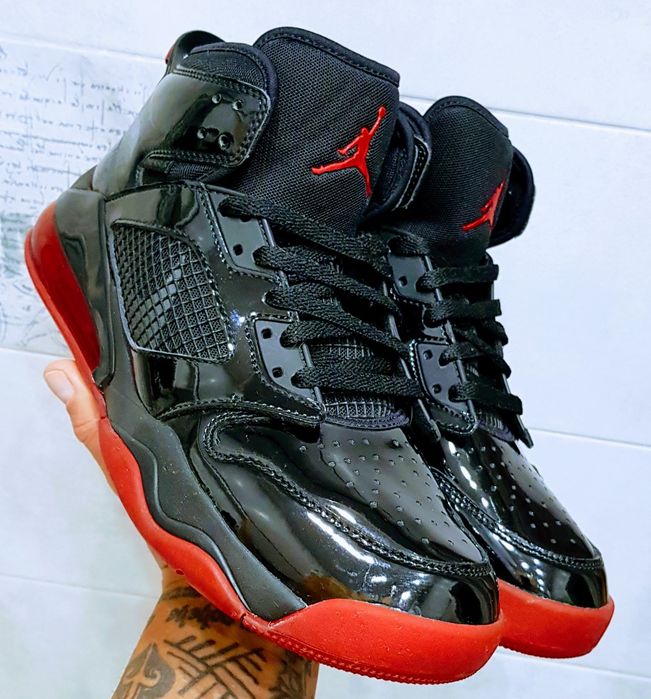 Кроссовки jordan mars 270