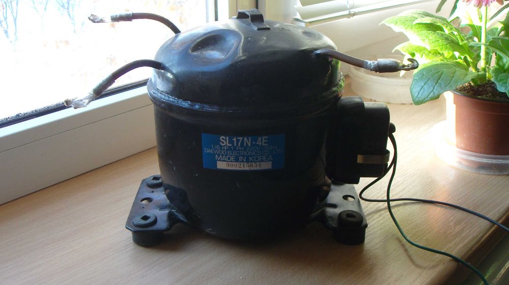 Компрессор холодильника новый SL17N-4E Корея