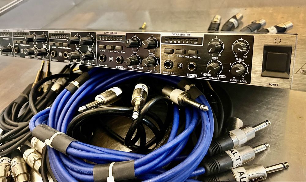 Behringer Powerplay Pro-XL amplificador phones