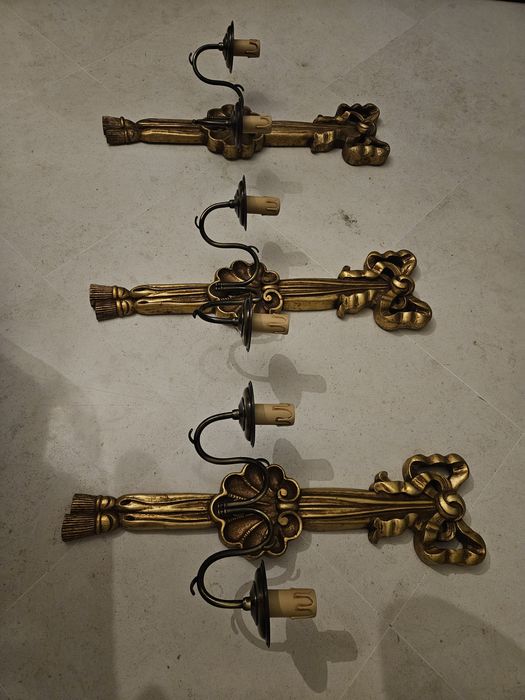 Três apliques e seis abajours