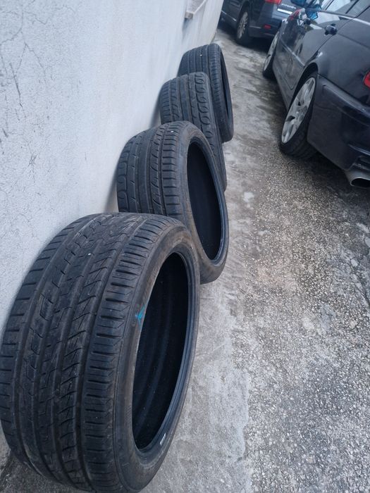 Pneus 235/40 R18 NOVOS