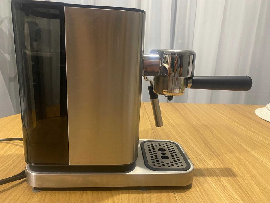 Ciśnieniowy ekspress do kawy