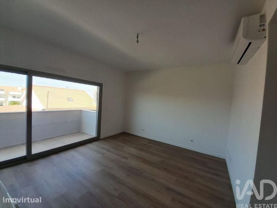 Apartamento T3 em Quinta do Conde de 94,00 m2