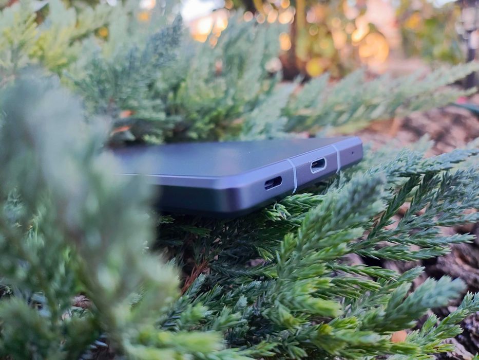 Компактный флагман Sharp R8 (2sim,6,4"FHD+240Гц,256гб,IP68,STD810,NFC)