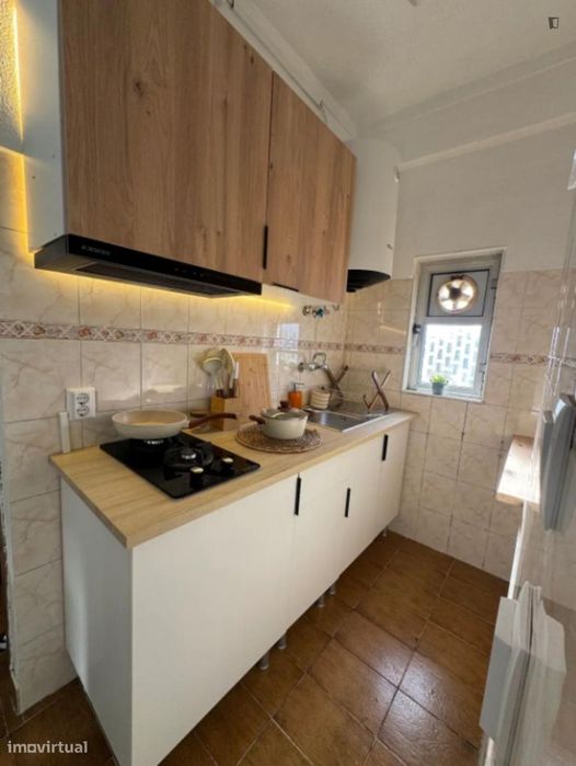 Quarto - localizado em Setubal
