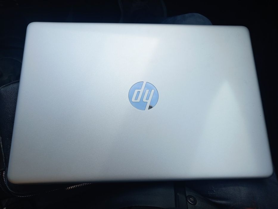 Hp 15s  500 gb de ram