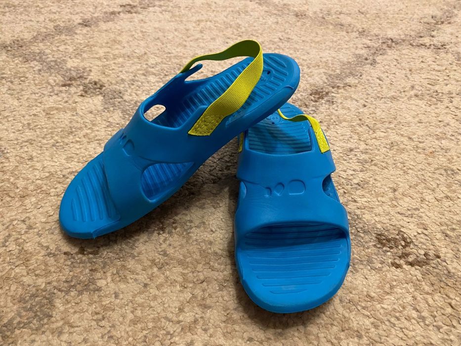Klapki kąpielowe Decathlon roz 31