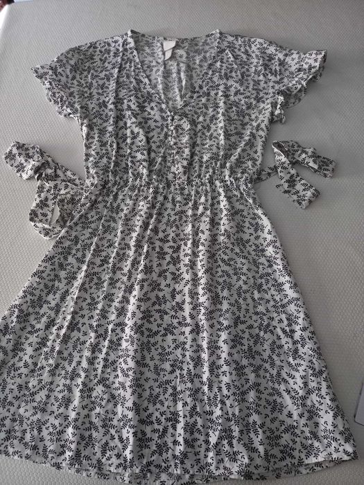 Vestido H&M, preto e branco c/motivos, Tam 34
