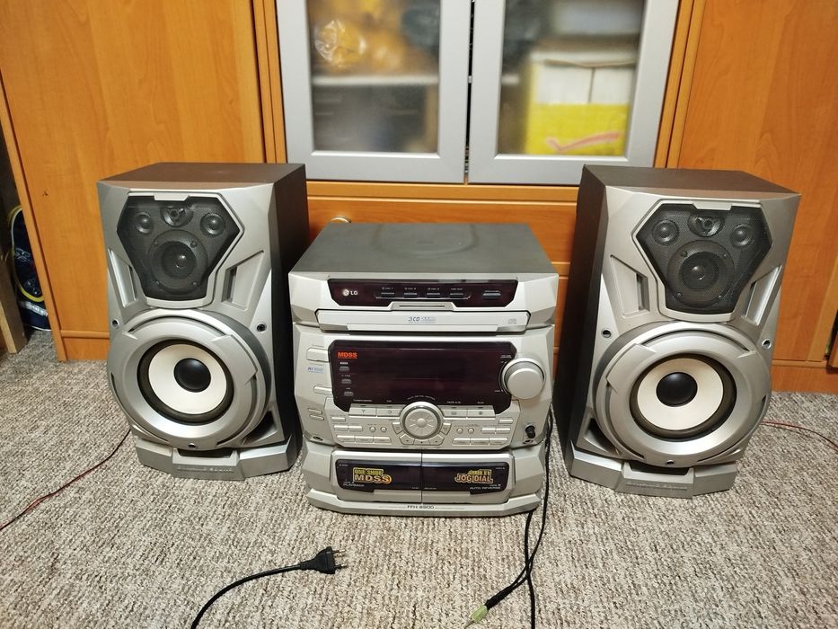 Музыкальный центр LG FFH-5500AX с  родними колонками!
