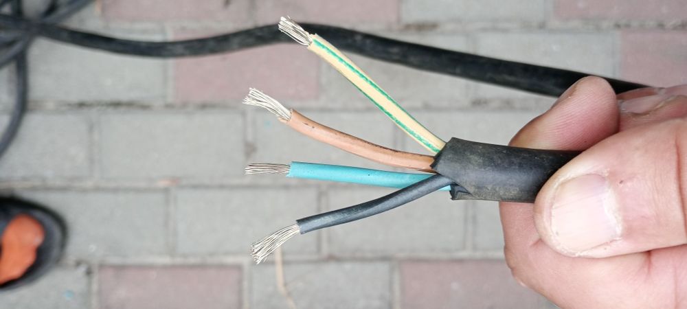 Sprzedam kabel siłowy.