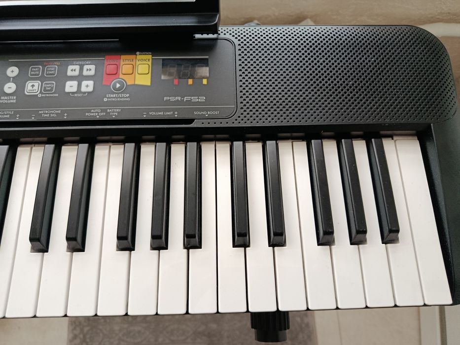 Синтезатор  Yamaha f 52
