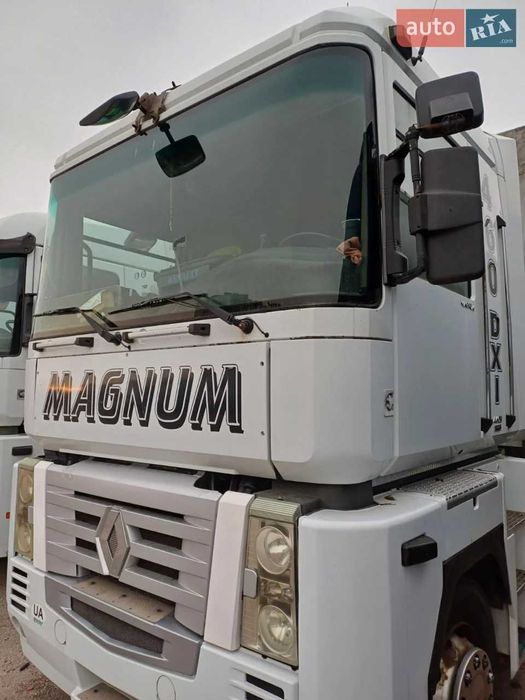 Renualt Magnum тягач