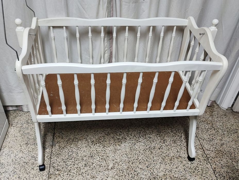 Berço baloiço em madeira