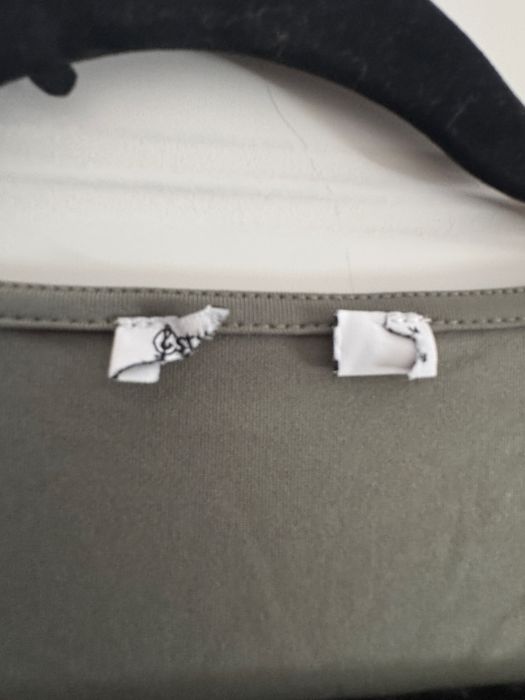 Gładki longsleeve z kwadratowym dekoltem Stradivarius M 38 khaki zielony basic