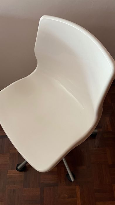 Cadeira branca ikea