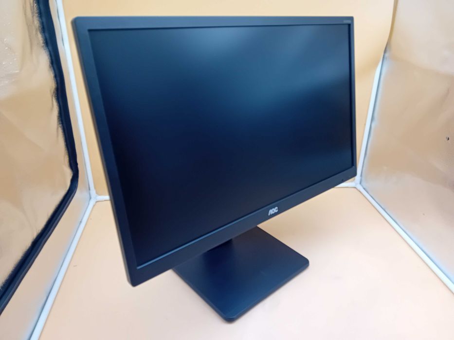 MONITOR AOC 24" LCD Przewód zasilający i displayport gratis