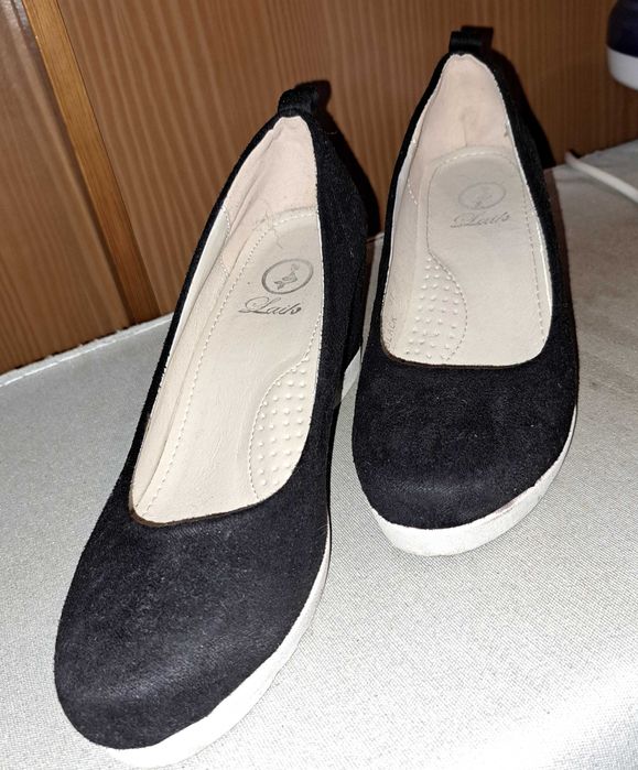 sapato preto de rampa e muito confortável