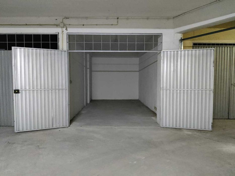 Garagem Box Fechada 18m² para Arrendamento - Entroncamento