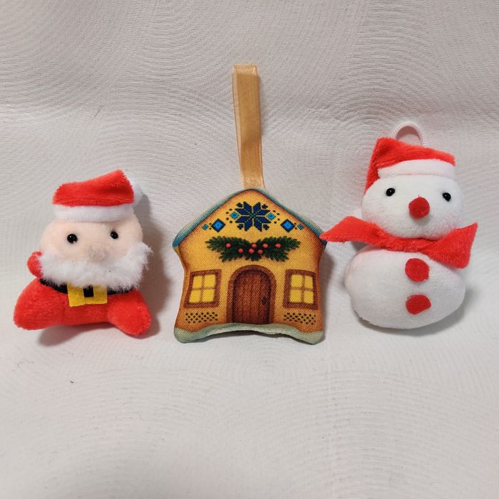 Невеликі м'які іграшки брелоки по 25 грн