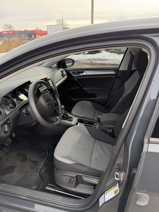 Volkswagen E-Golf 2016