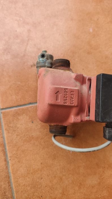 Bomba circuladora Grundfos de 1' para várias soluções