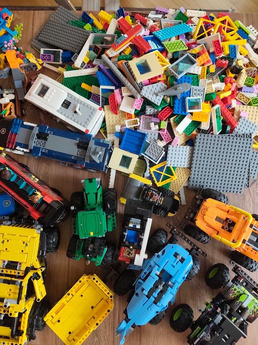 Mix klocków Lego z instrukcjami