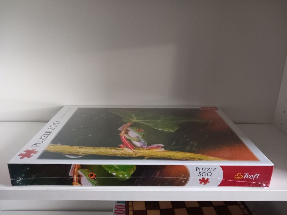 Puzzle mapa świata, żaba