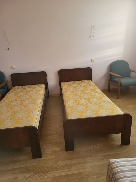 Продаю 3 ліжка б/у