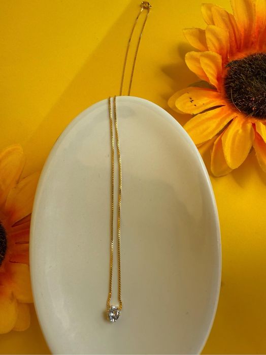 Semijoia colar ponto de luz com pedra de zirconia folheado a ouro