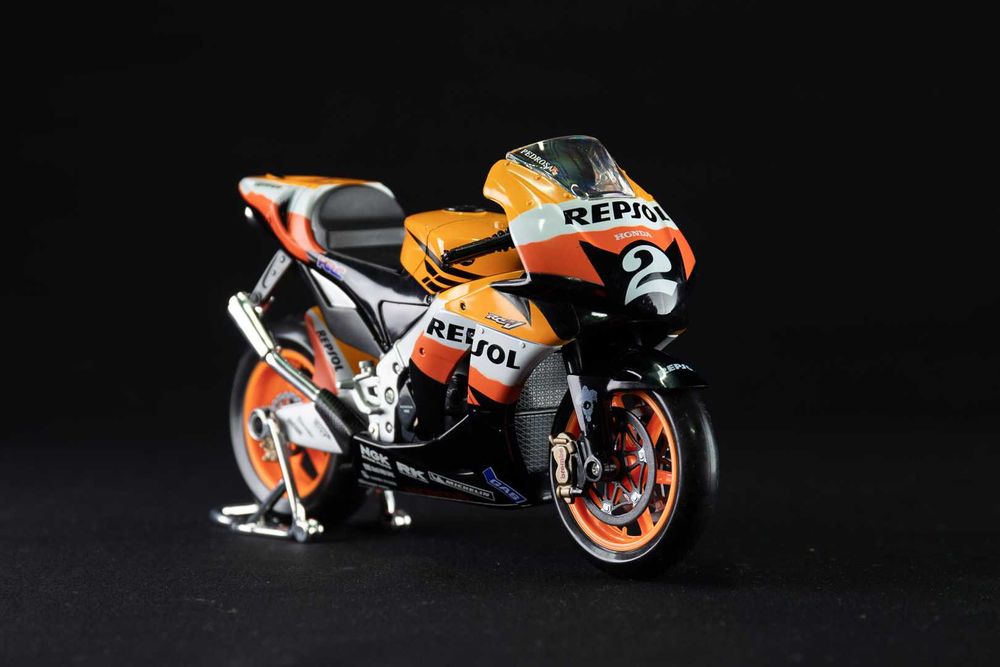 Conjunto de 10 Moto GP escala 1/10