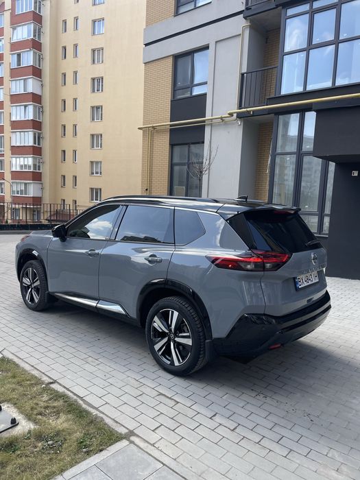 Nissan Rogue t33 SL 2,5