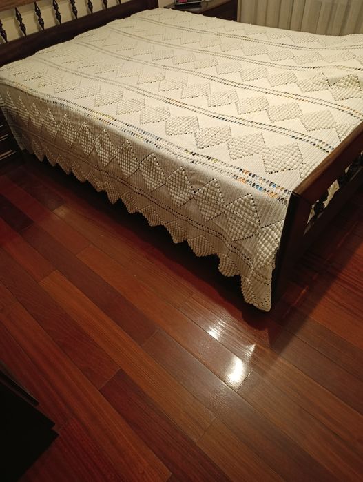 Colcha de crochê feita a mão