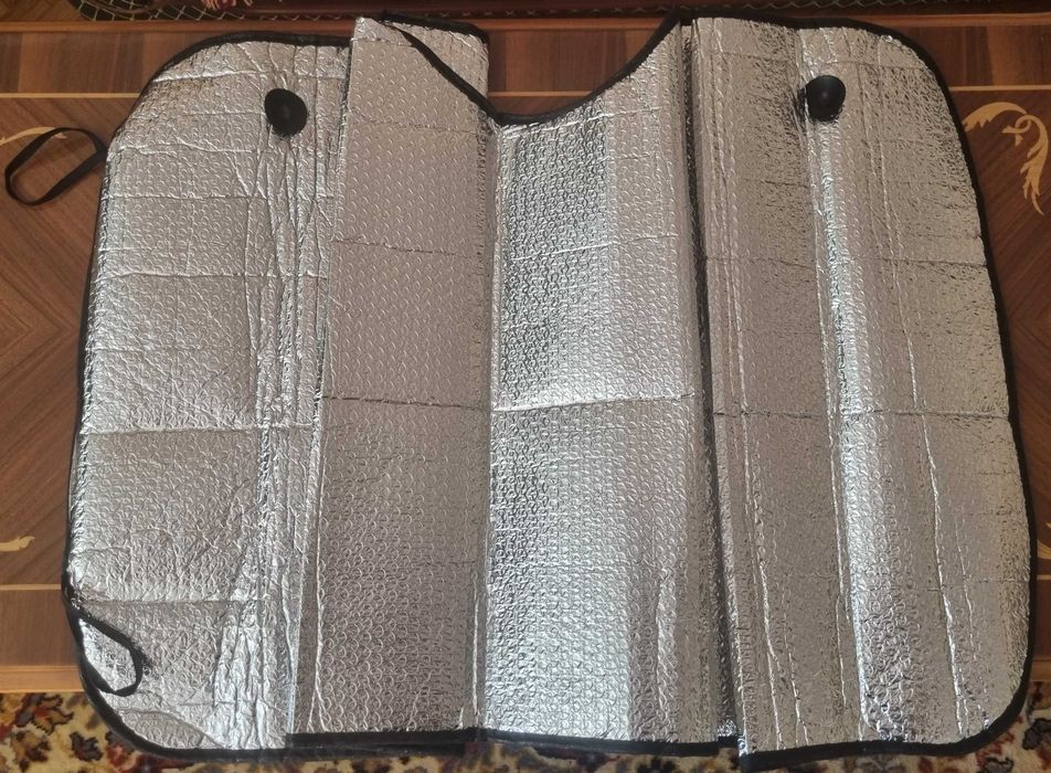 Автомобильная солнцеотражающая шторка