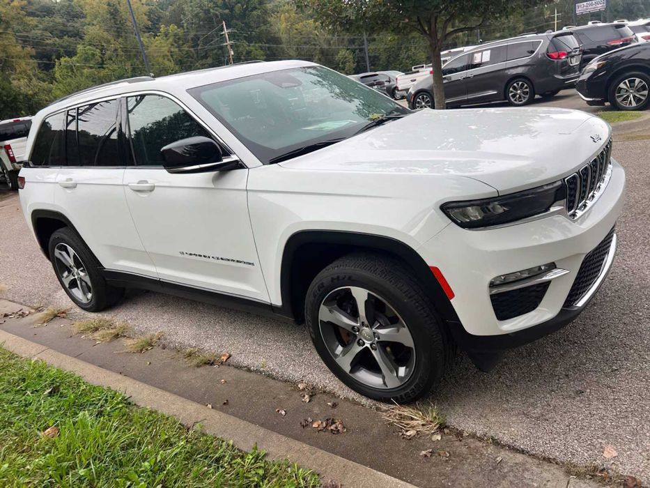 Jeep Cherokee      2022