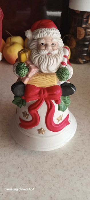 Продаю вінтажного порцелянового музичного Діда Мороза (Санта-Клауса).